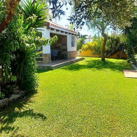 Chalet La Huerta 2 Amplios Jardines Barbacoa Y Wifi Conil De La Frontera Exteriör bild