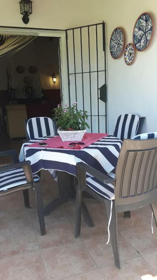 Chalet La Huerta 2 Amplios Jardines Barbacoa Y Wifi Conil De La Frontera Exteriör bild